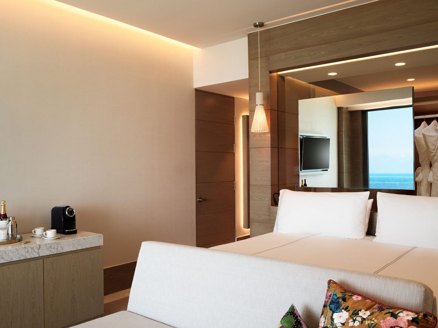 Sls Elite Ocean View Rooftop King - 06_delightking_bedroom-ocean.jpg