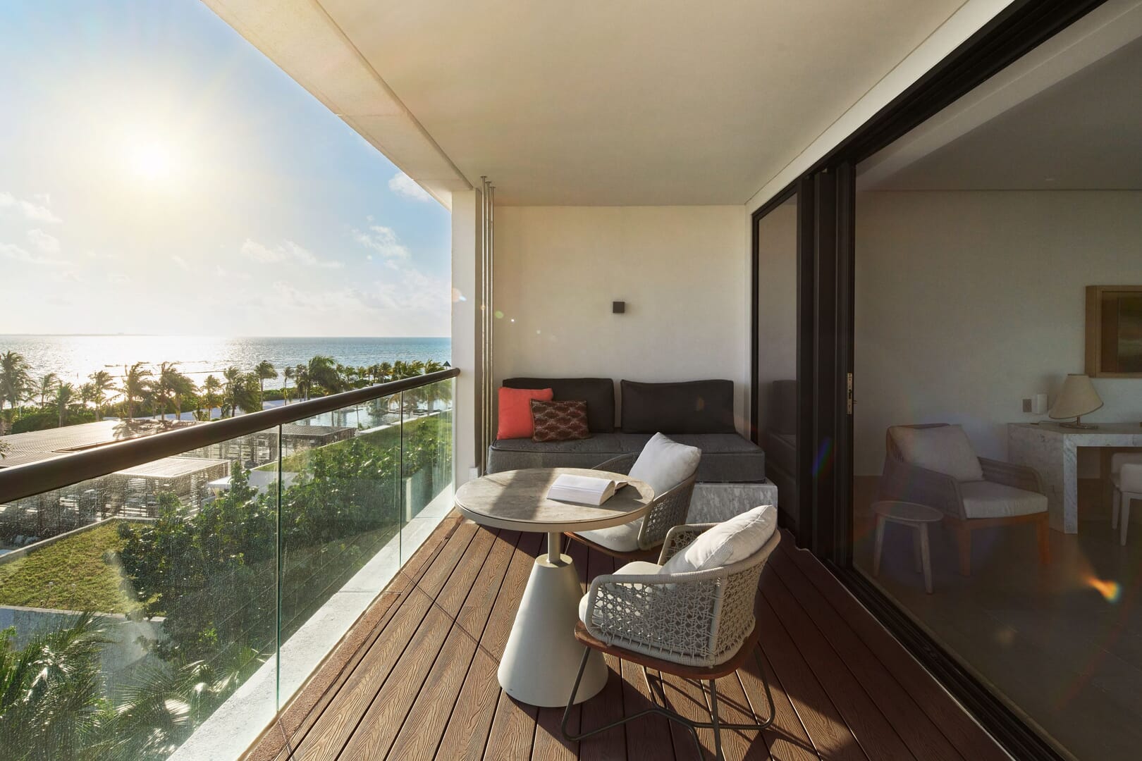 Euphoria Corner Suite Ocean View King - euphoria_corner_suite_ocean_view_king (5).jpg