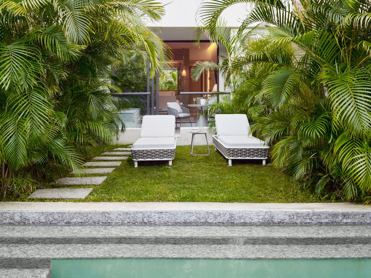 Captivate Swim-out Family Style Two-bedroom - 26_captivatekingswingout_garden.jpg