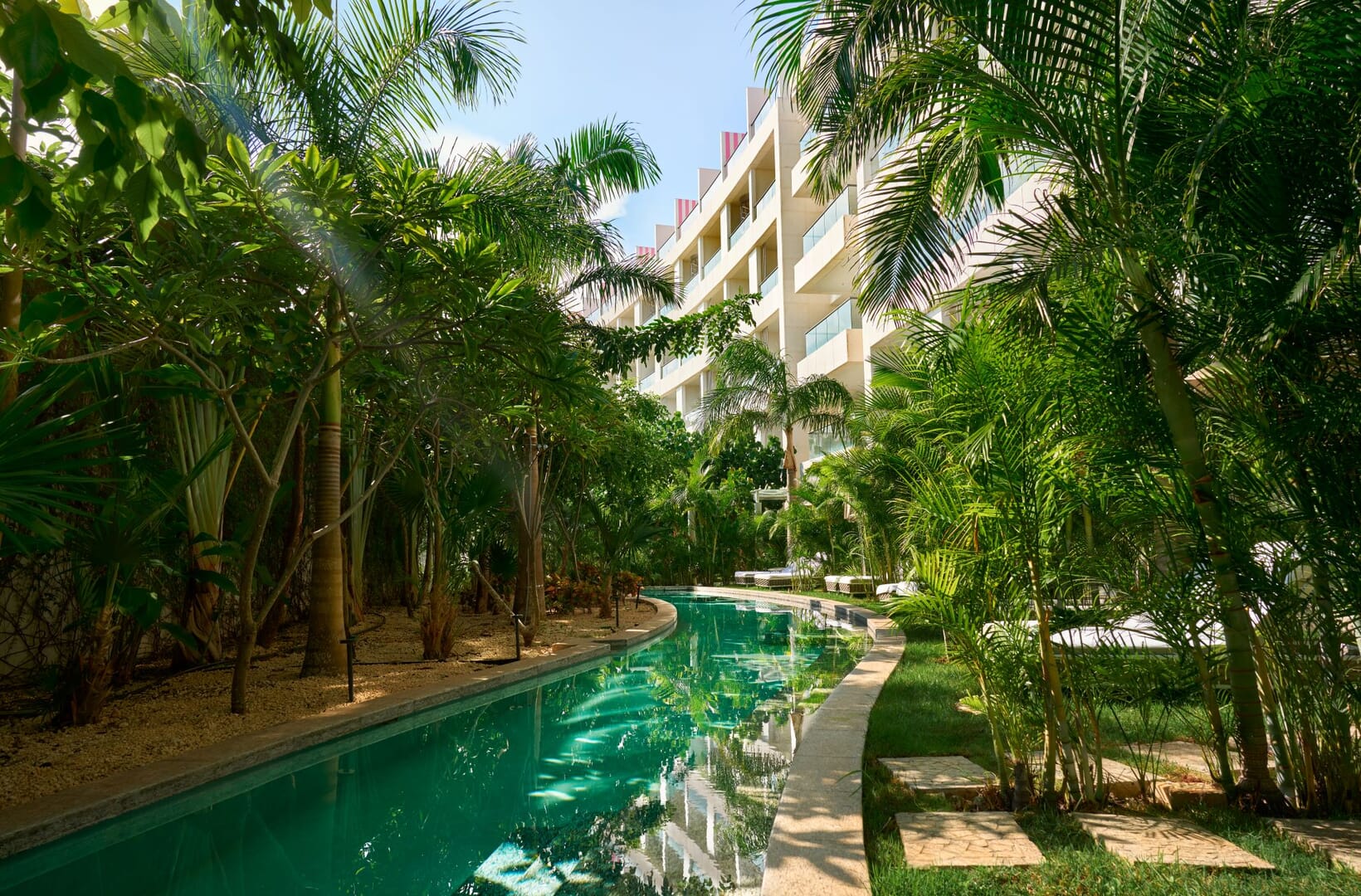 Captivate Swim-out Family Style Two-bedroom - captivate swim-out 2 queen_canal.jpg