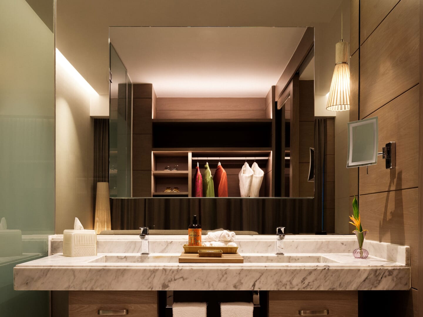 Delight Family Style Two-bedroom - delight 2 queen bathroom.jpg