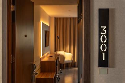 h. rhasu_ingreso uh.jpg