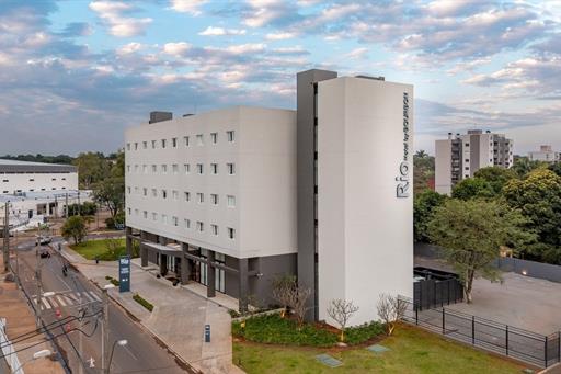 c. rhasu_fachada lateral.jpg