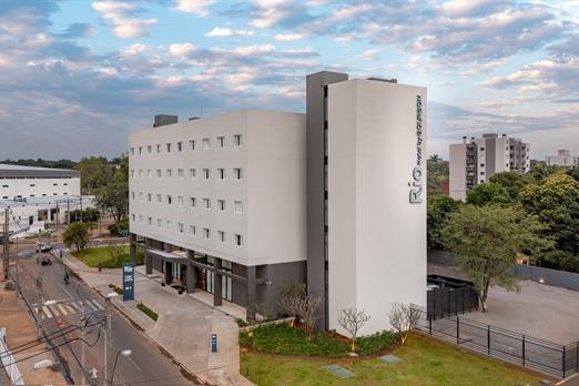 c. rhasu_fachada lateral.jpg