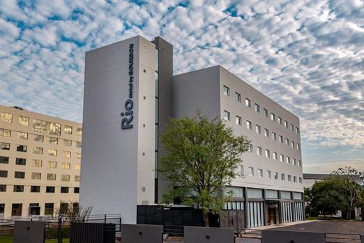 a. rhasu_fachada lateral izquierda.jpg