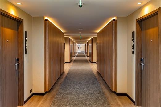 h. rhasu_pasillos uh.jpg