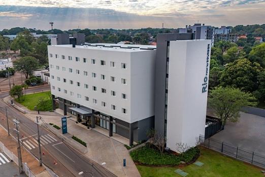 b. rhasu_fachada frontal izq.jpg