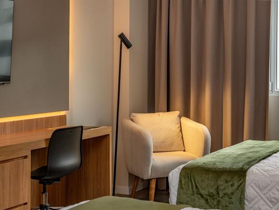 h. rhasu_selec doble twin 3.jpg