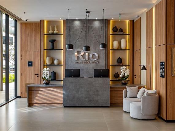 c. rhasu fachada.jpg