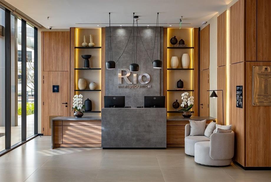 c. rhasu fachada.jpg