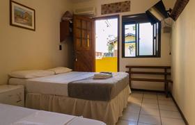 Quarto Triplo Comfort do HANNA Amsterdam Hotel & Eventos