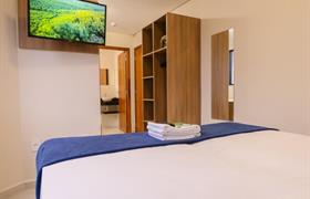 Quarto Triplo Deluxe do HANNA Amsterdam Hotel & Eventos