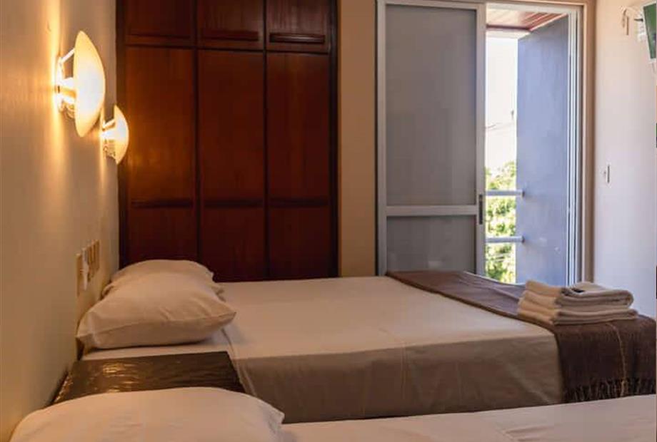 hanna hoteis-300.jpg