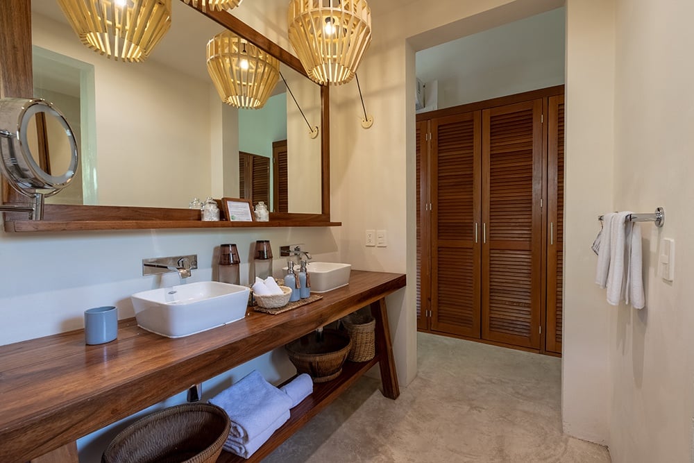 Garden View Balcony - 4 bathroom.jpg