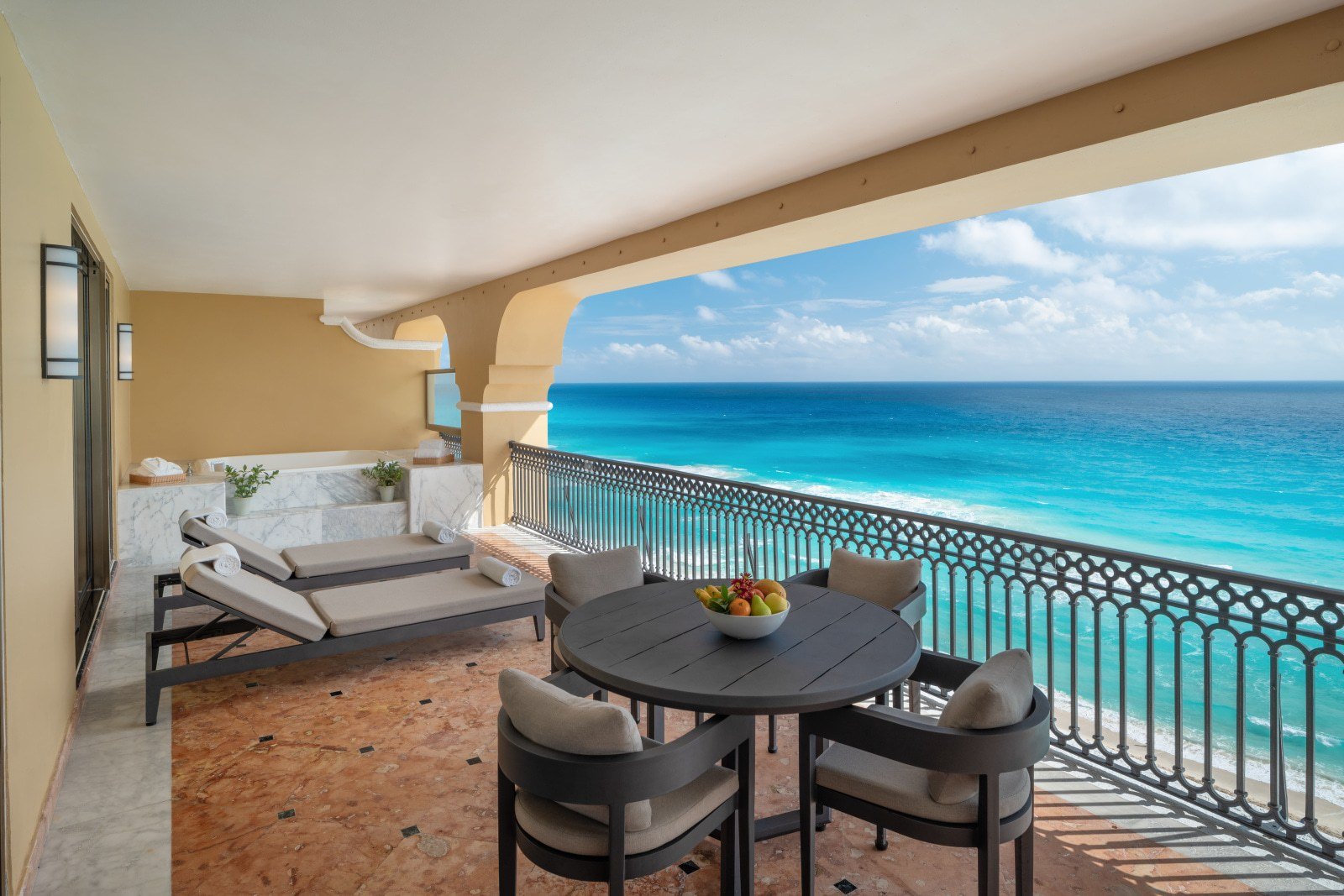 The Presidential Suite - 3.jpg