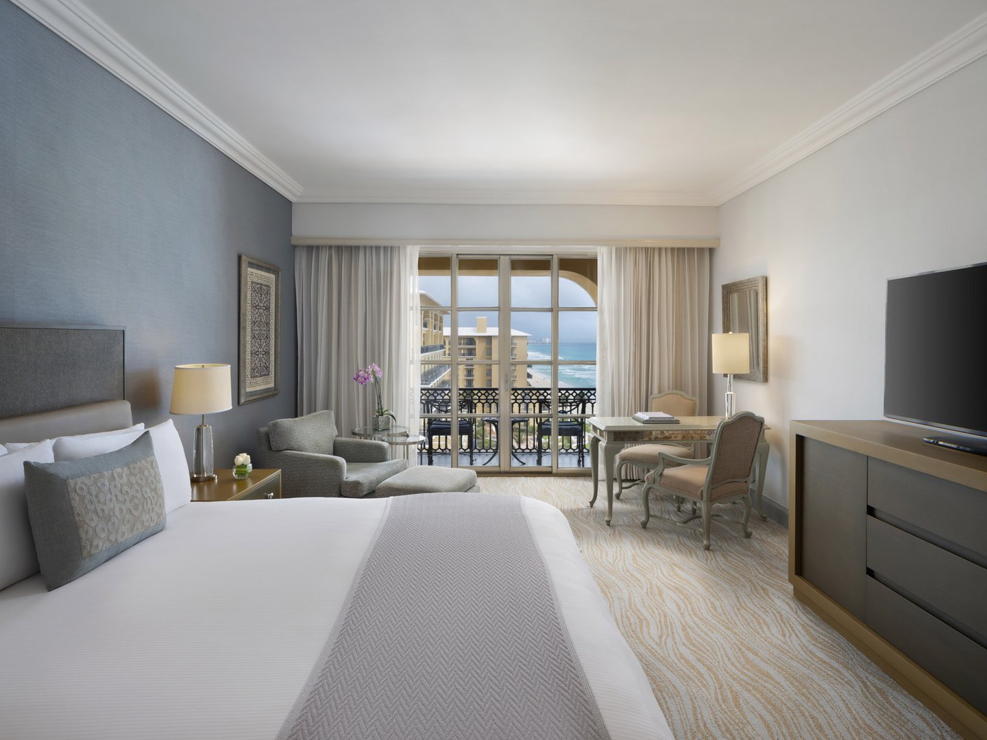 Club Seaside King Room - 1.jpg