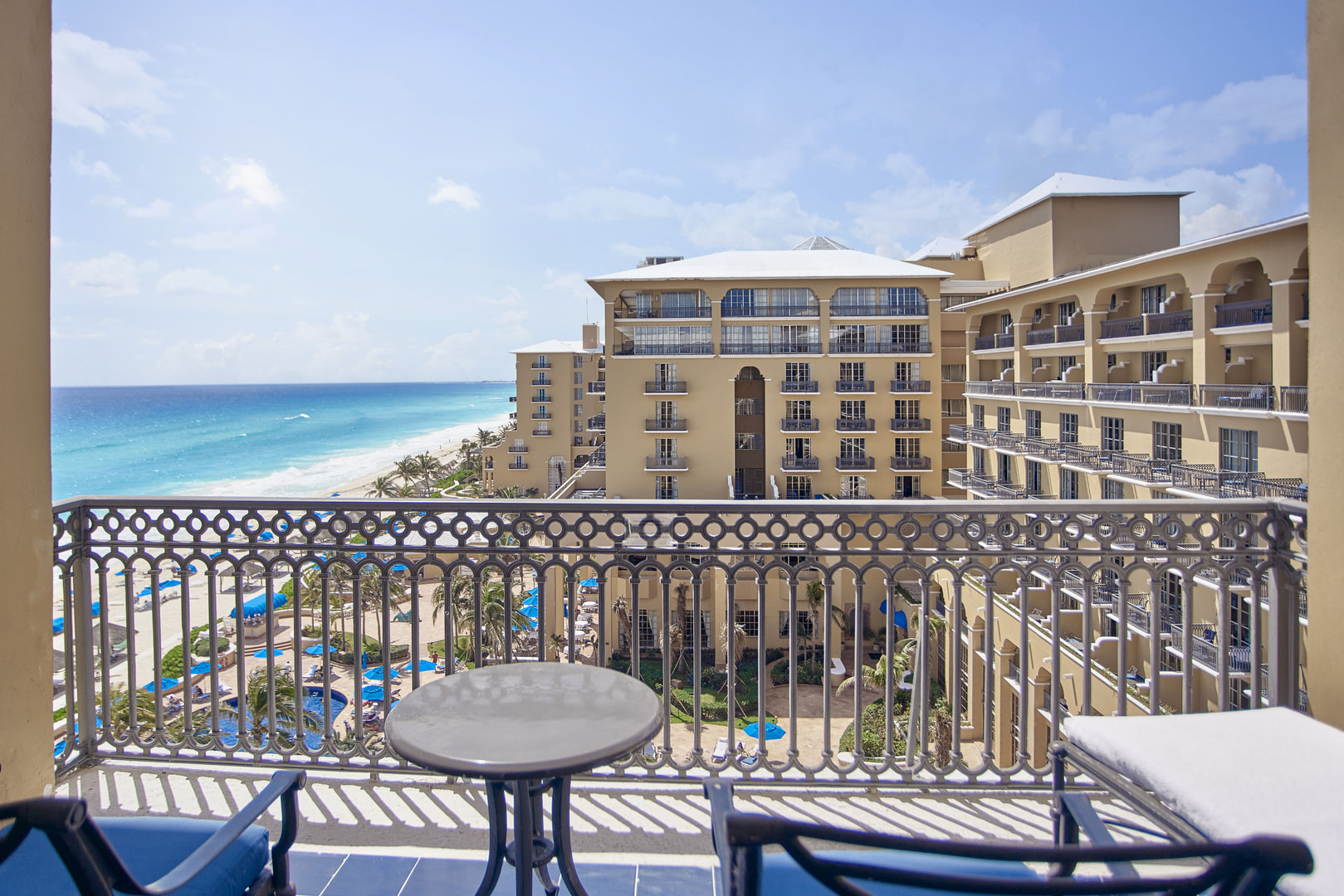 Deluxe Seaside King Room - 3.jpg