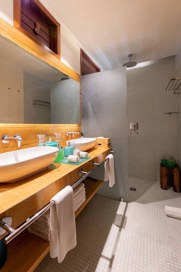 Petite Jungle View - miamor_room20_12.jpg