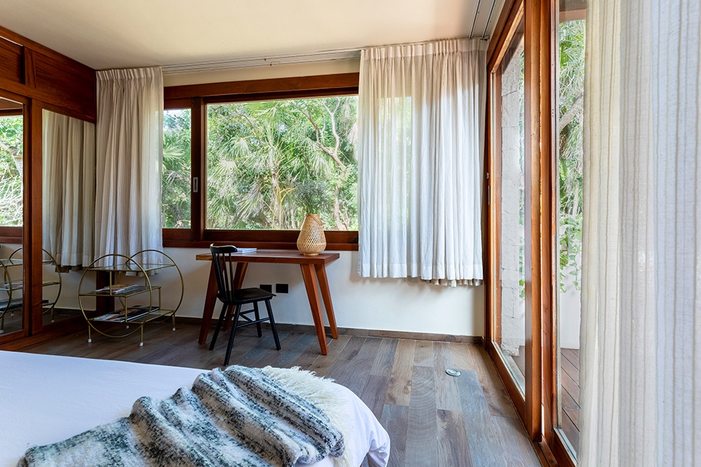 Petite Jungle View - miamor_room20_08.jpg