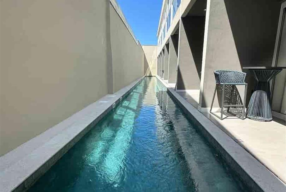 whatsapp image 2025-10-22 at 11.49.30 - red.jpg