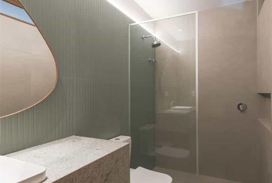 suíte standard tripla banheiro (1).jpg