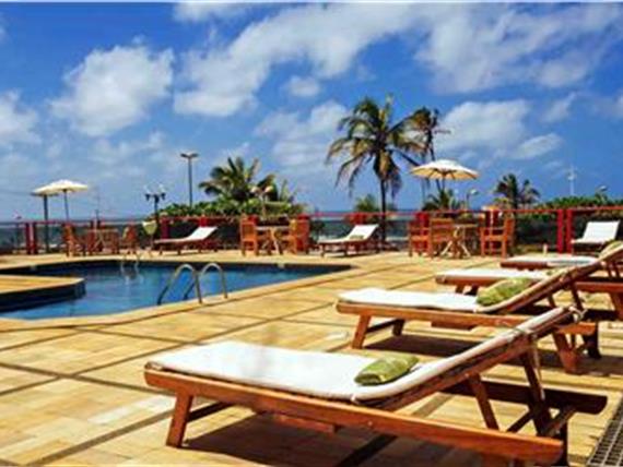 Piscina Bahiamar Hotel.jpg