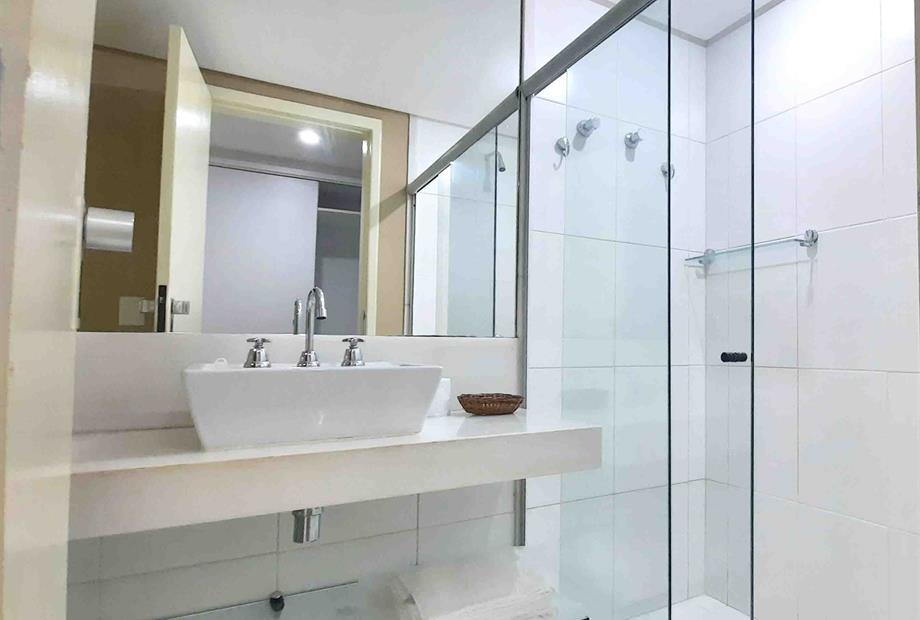 Bahiamar hotel- banheiro.jpg