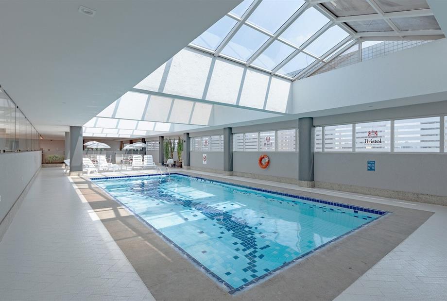 piscina international - omnibees 2.jpeg