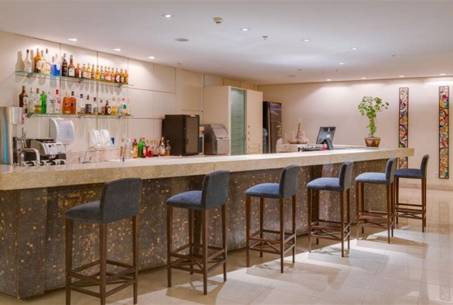 blue tree premium londrina -  lobby bar.jpg