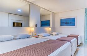 Familia premium sin vista al mar (cama doble + 2 camas individuales) de Hotel Brisa Praia Maceió