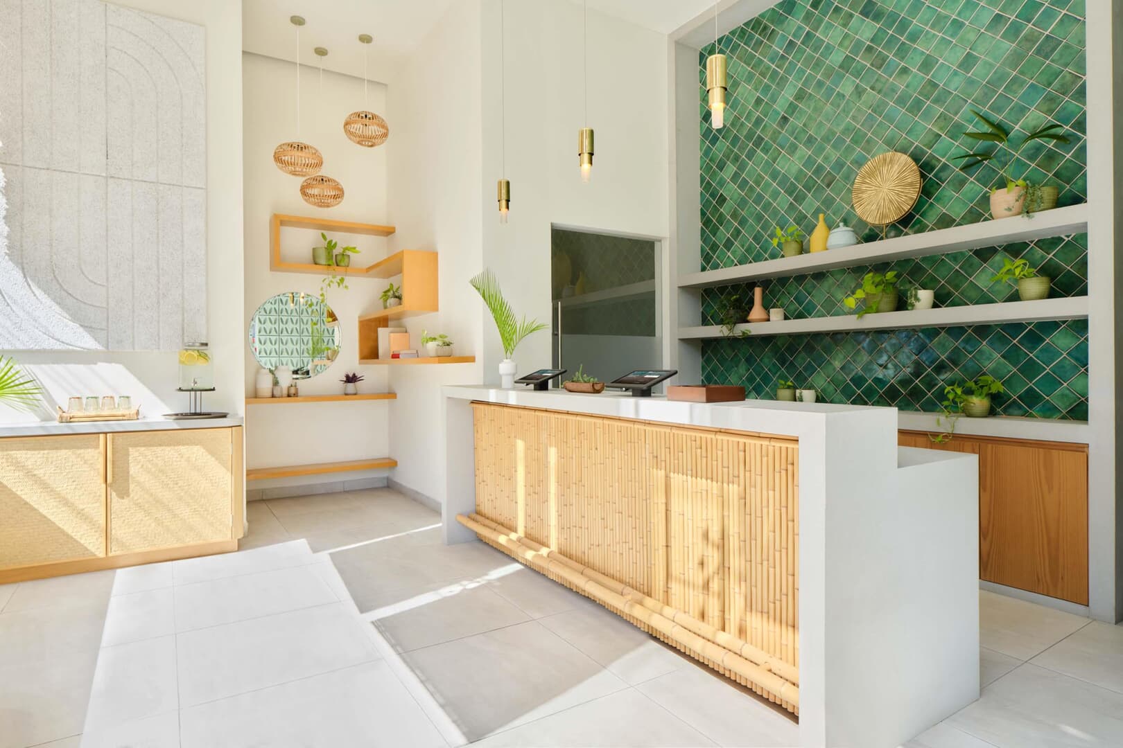 kmx-pdc1_lobby_217_kayak owned.jpg