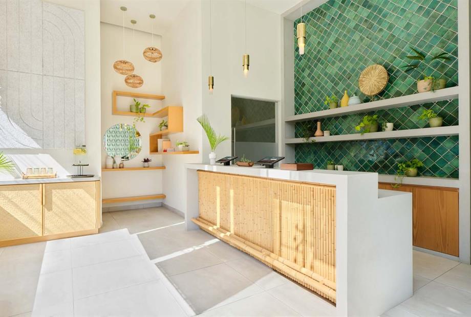 kmx-pdc1_lobby_217_kayak owned_1.jpg