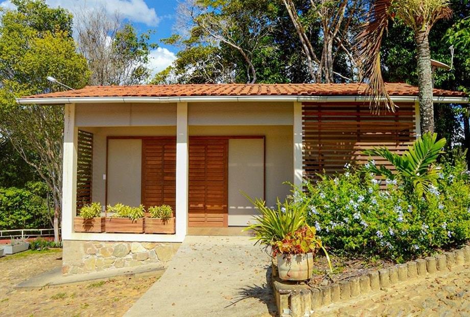 xchalé de 02 quartos - externo 03.jpg