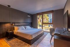 Standard King - City View