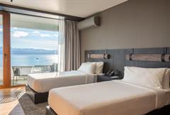 Deluxe Twin - Lake View