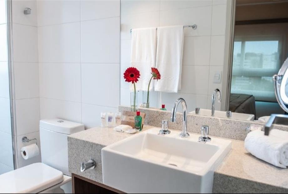 shpa - studio superior king - banheiro (2).jpg