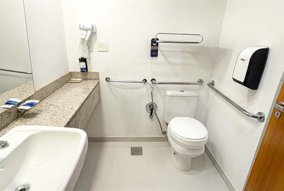 shpa - superior king pcd - banheiro (1).jpg