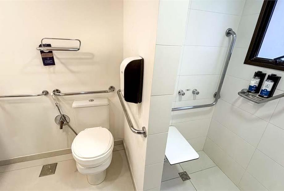 shpa - superior king pcd - banheiro (3).jpg