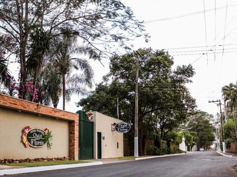 Hotel Pousada Chale das Flores