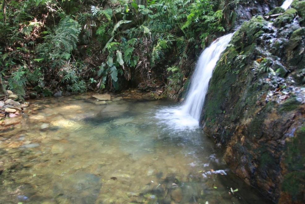 cachoeira praia vermelha.jpg