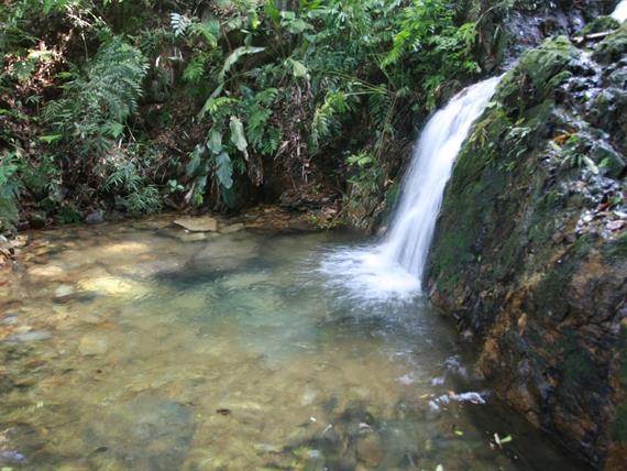 cachoeira praia vermelha.jpg