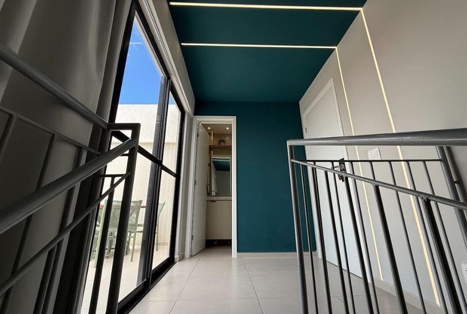 visão subindo a escada.jpg