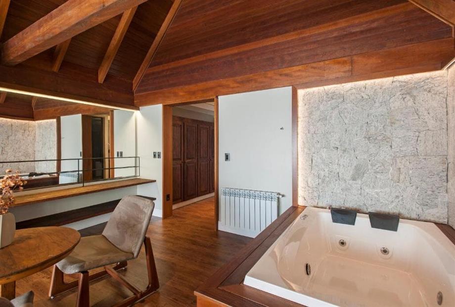 whatsapp image 2025-11-24 at 16.13.06 (17).jpeg