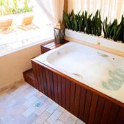 Quarto Duplo com Banheira de Hidromassagem