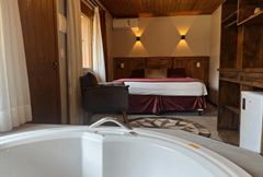 Suíte Luxo com Hidromassagem