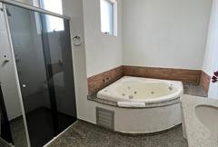 Suíte MASTER  com Banheira de Hidromassagem
