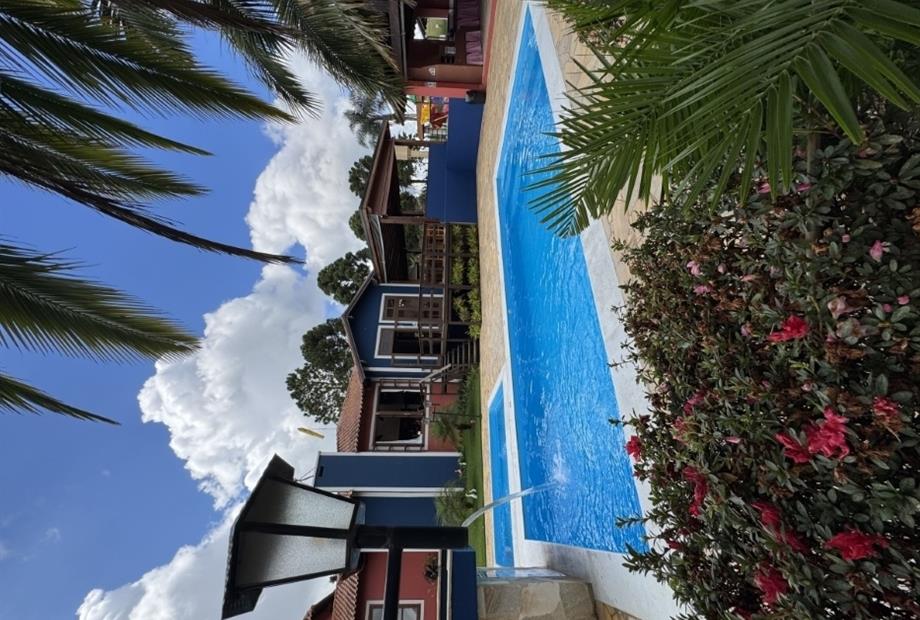 vista pousada e piscina.jpg