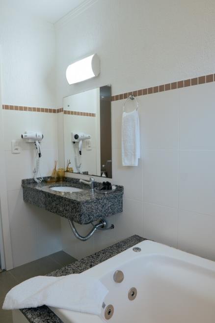 8 suite m.jpg