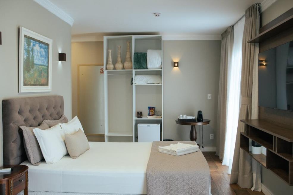 2 suite.jpg