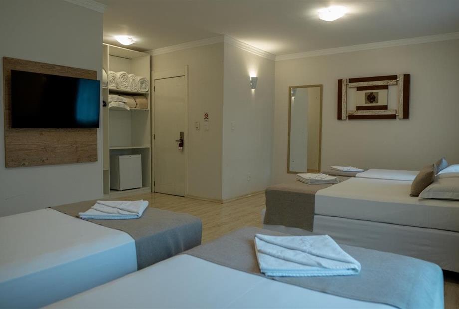 quarto familia 3 grande.jpeg